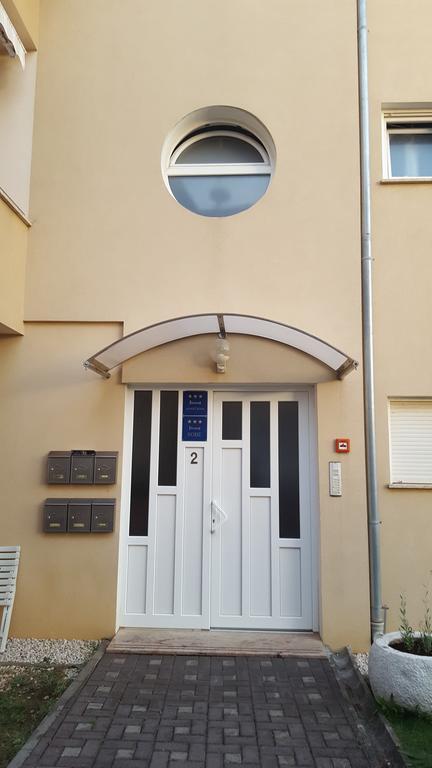 Apartments Glibo 茨雷斯 外观 照片